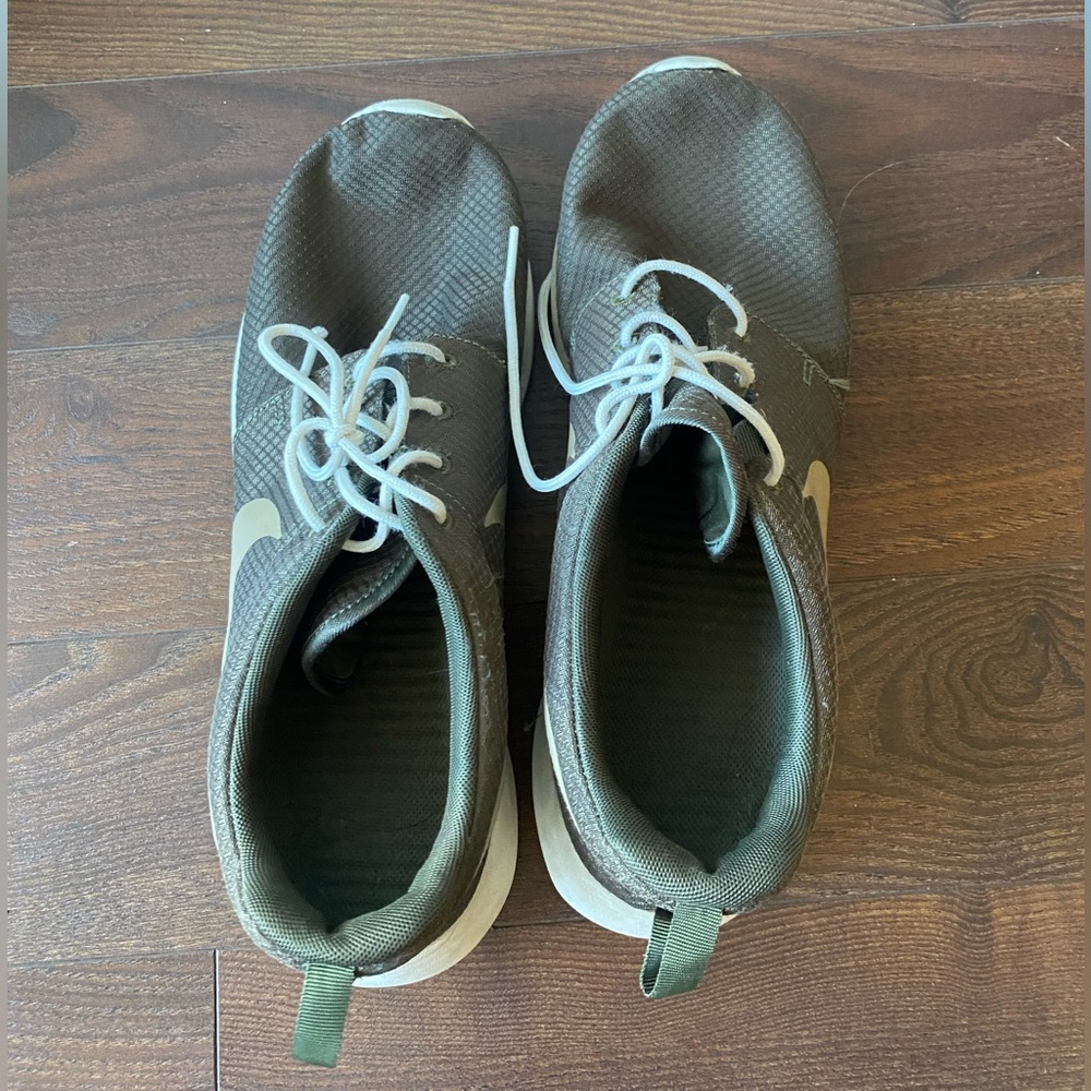 Nike Roche - 11.5 - Picture 6 of 7